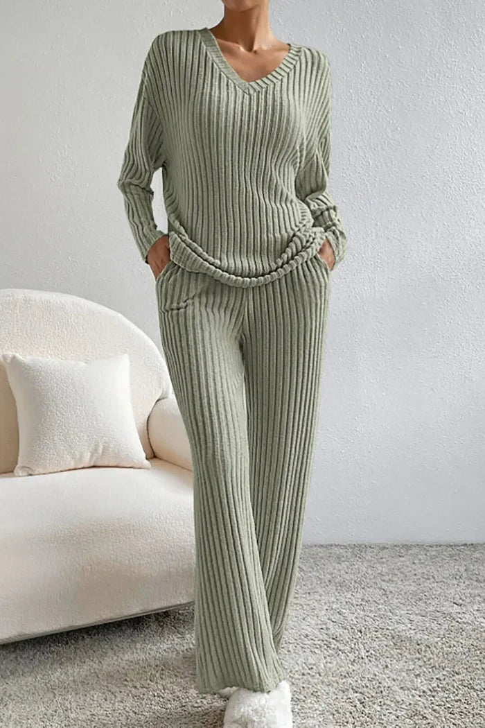 Caelis Women’s Ribbed Two-Piece Loungewear Set